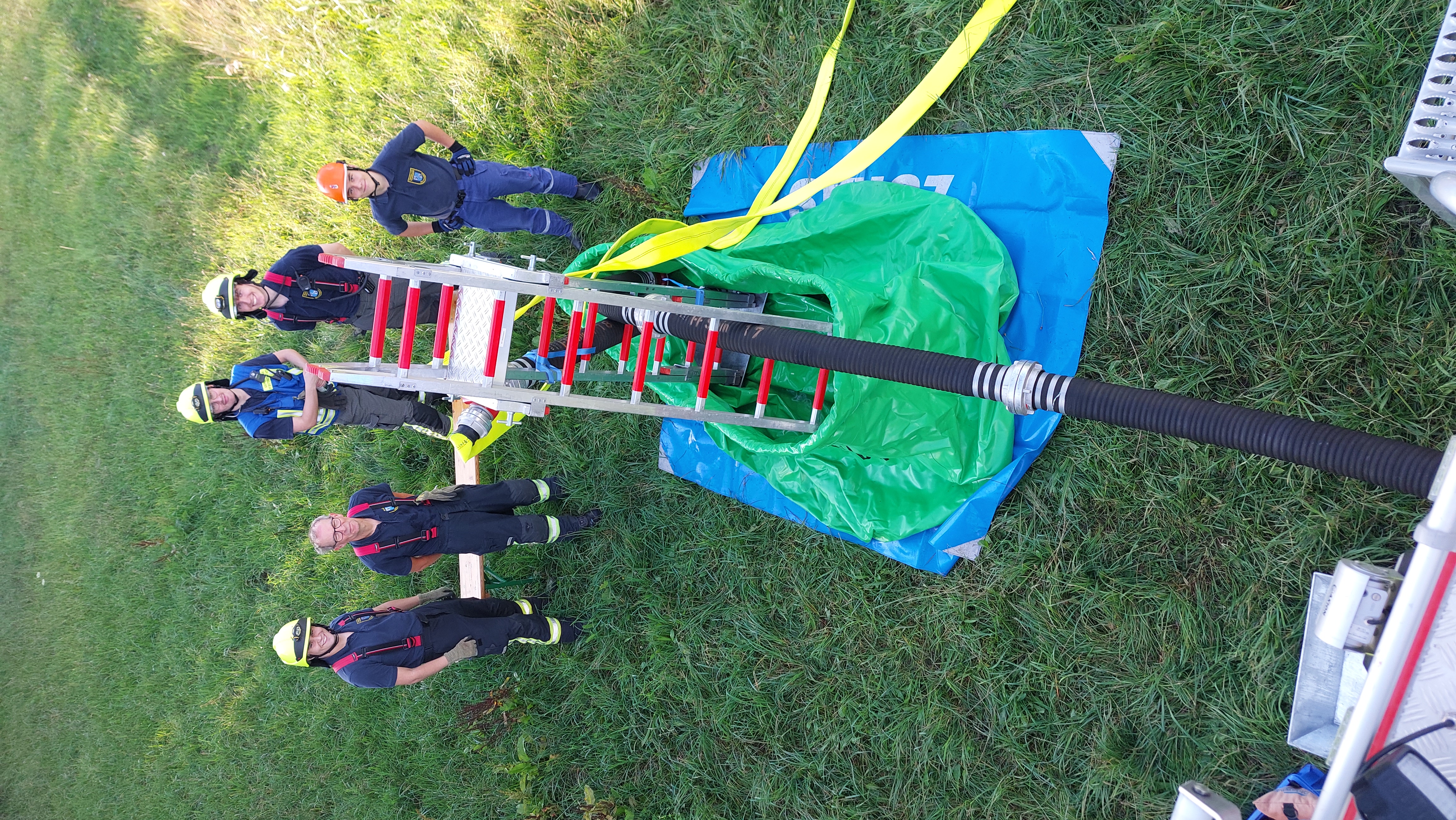 Übergabestelle aufgebaut, Warten auf Anlieferung Übergabestelle aufgebaut, Warten auf Anlieferung