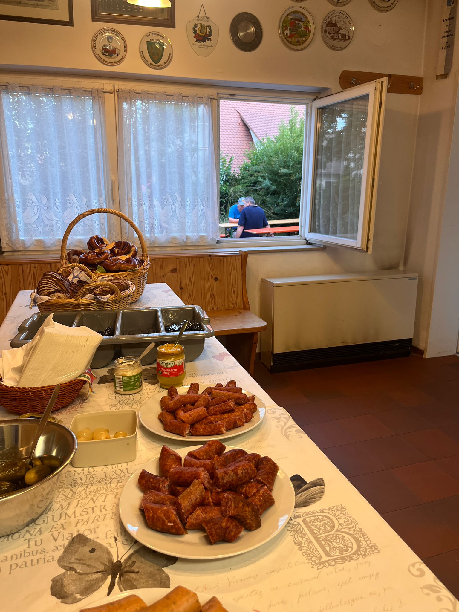 kameradschaftlicher Brotzeitausklang kameradschaftlicher Brotzeitausklang