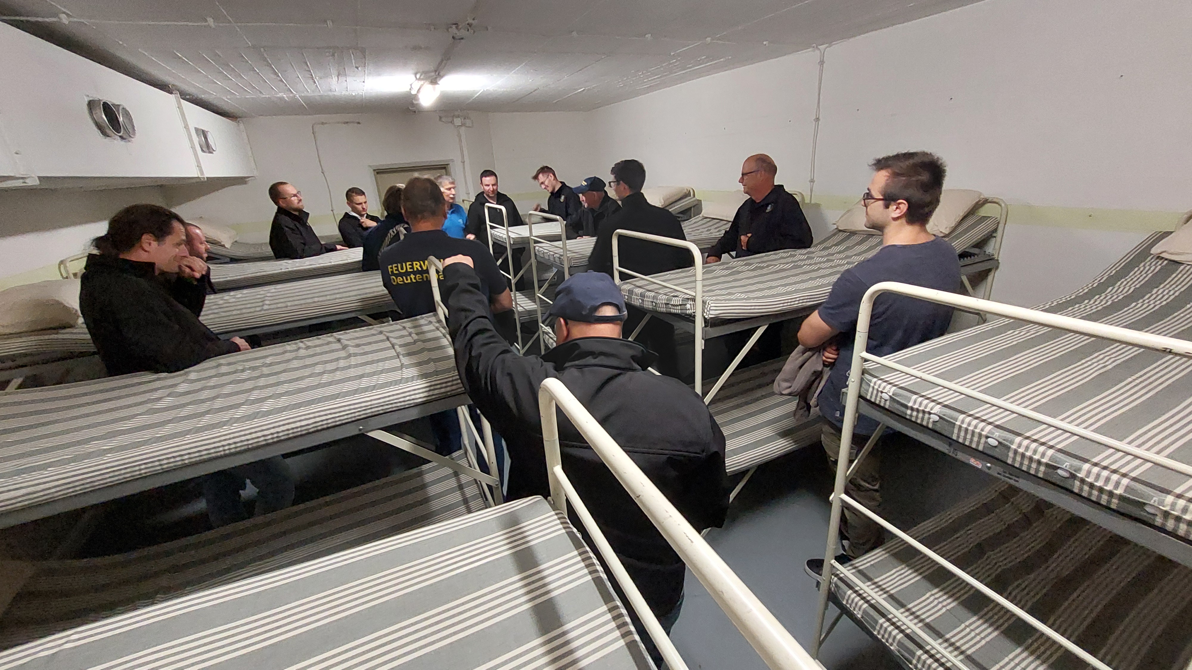 einer von mehreren Schlafräumen für dutzende Patienten einer von mehreren Schlafräumen für dutzende Patienten